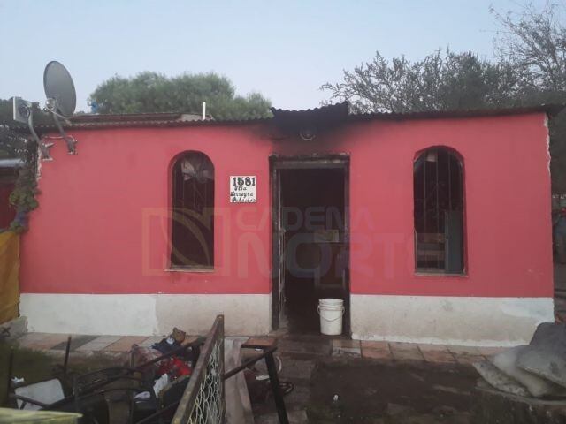 Incendio en una vivienda de Unquillo (Foto: Radio Cadena Norte)