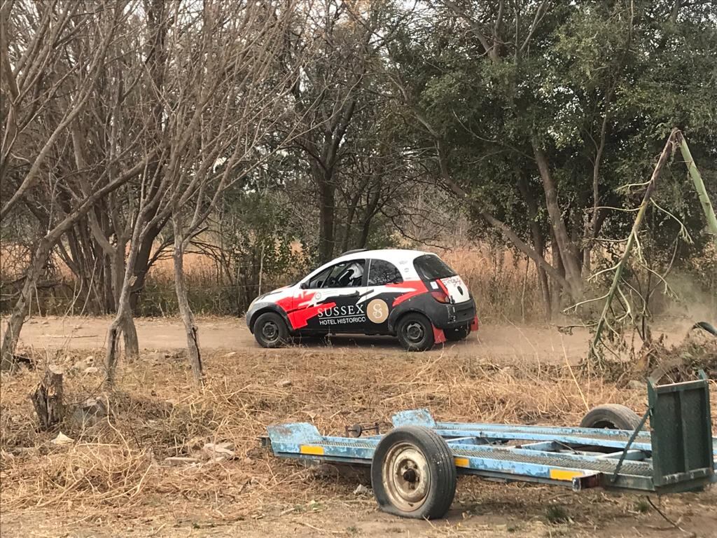 Zeheiri, durante los ensayos previos al rally, tomándole de a poco la mano a su coche. "Sé que al principio, lo más probable es que vaya atrás en el clasificador de mi clase. Pero también sé que iré progresando, a medida que gane experiencia", asegura.