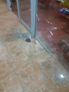 Presunto ladrón detenido luego de ser sorprendido infraganti dentro de un comercio en Colonia Alberdi.