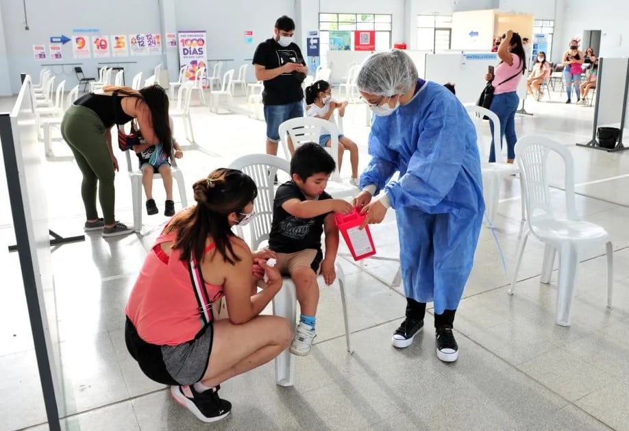 Vacunación para niños y adolescentes.