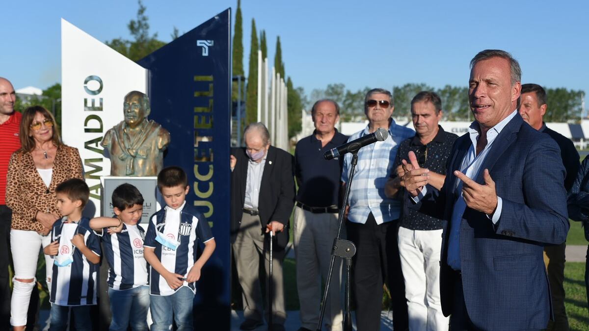 Homenaje de Talleres, a 15 años de la muerte de Amadeo Nuccetelli