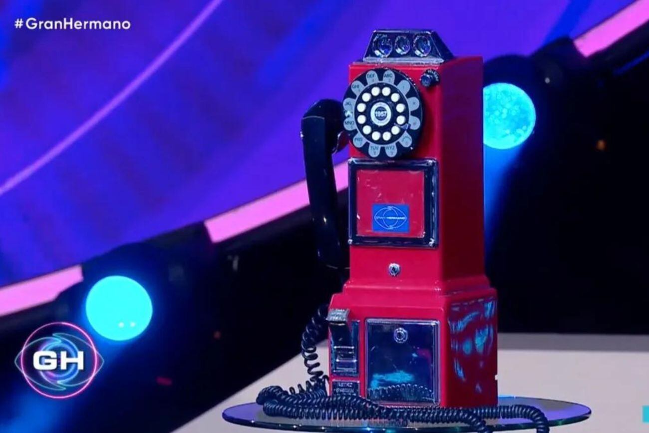 Vuelve el teléfono rojo a Gran Hermano. Captura de pantalla.