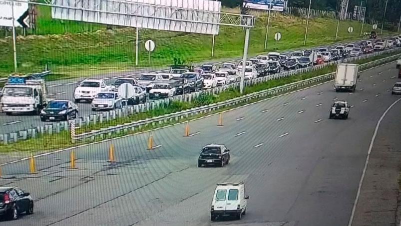 Embotellamiento en la autopista Córdoba Carlos Paz.