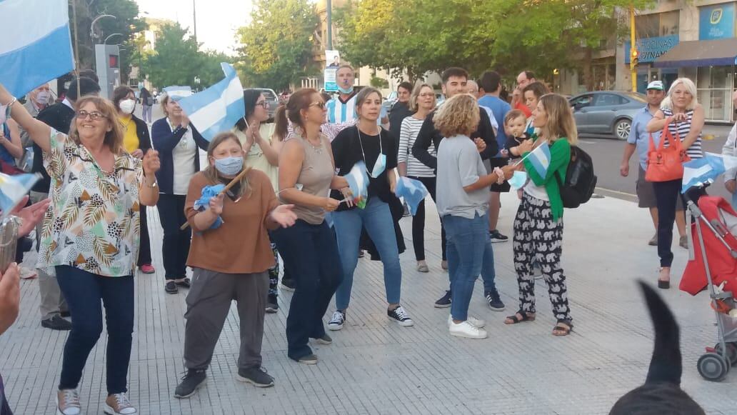 JUNTOS cerró su campaña en la Plaza San Martín