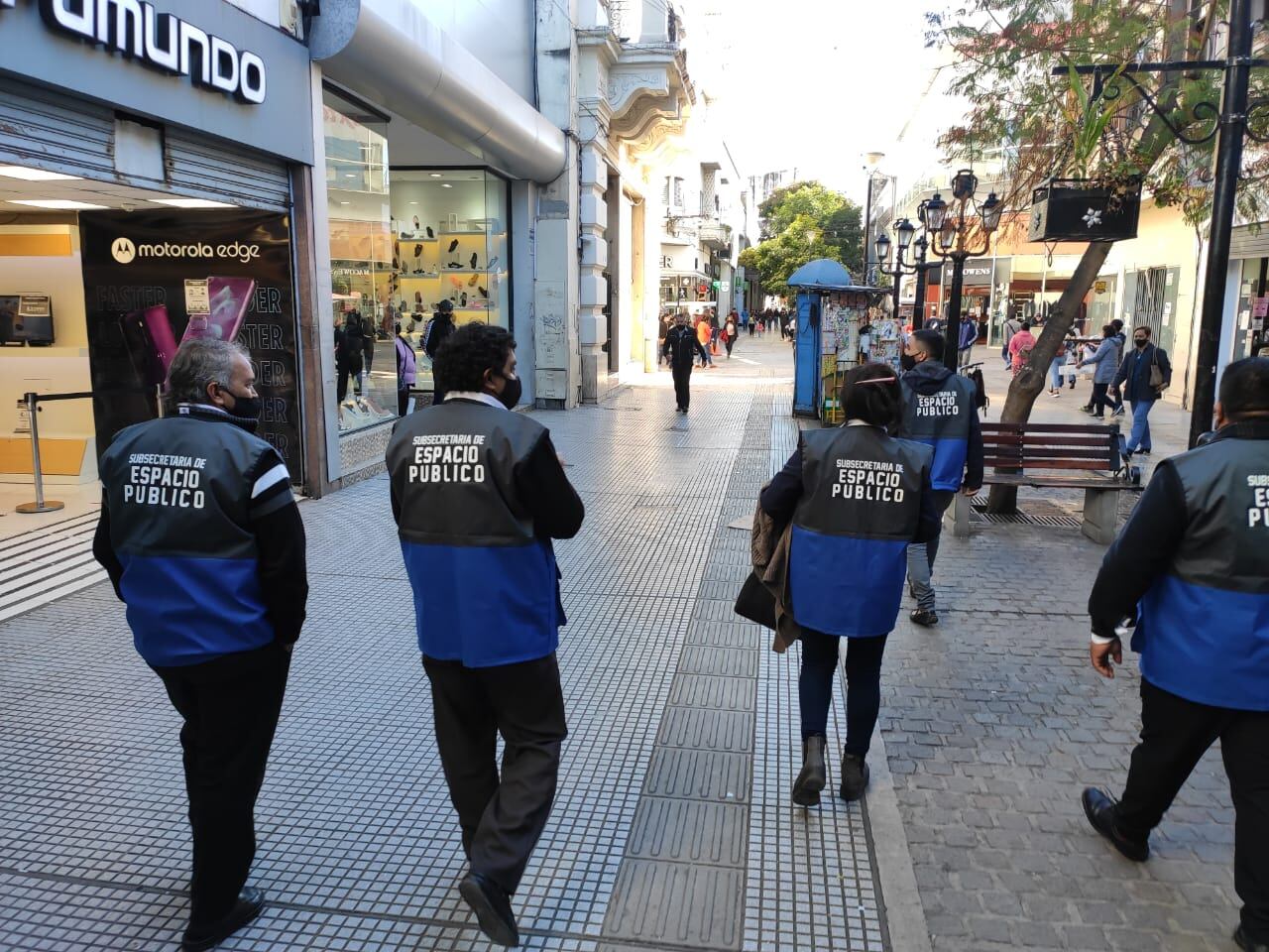 70 inspectores recorrerán el centro de la ciudad para asegurarse que se cumpla con la Ordenanza que reglamenta la venta ambulante.