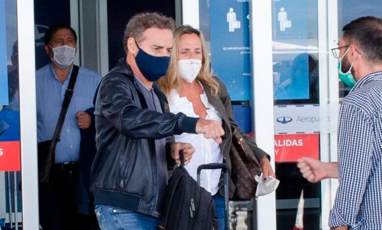 Luis Majul en su arribo al aeropuerto a Mendoza.