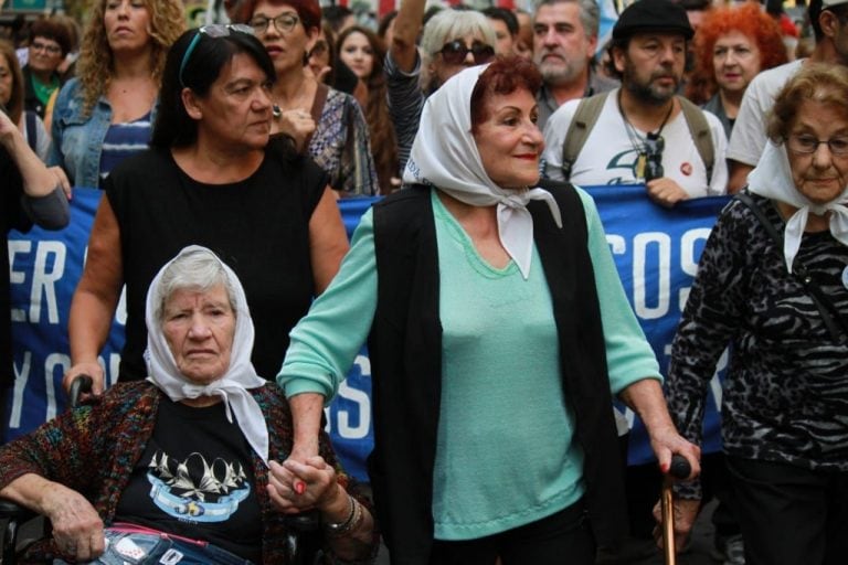 Agustina Elcira y María Domínguez, fundadoras de Madres de Plaza de Mayo de Mendoza.