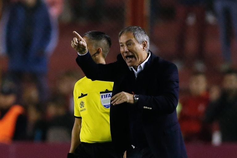 Ariel Holan, ex DT de Independiente (Foto: Juan Ignacio Roncoroni/EFE)