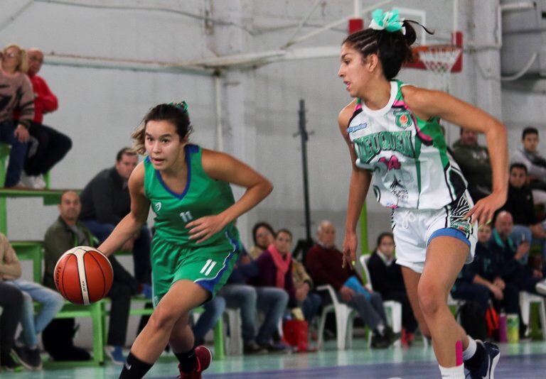 Básquet femenino.