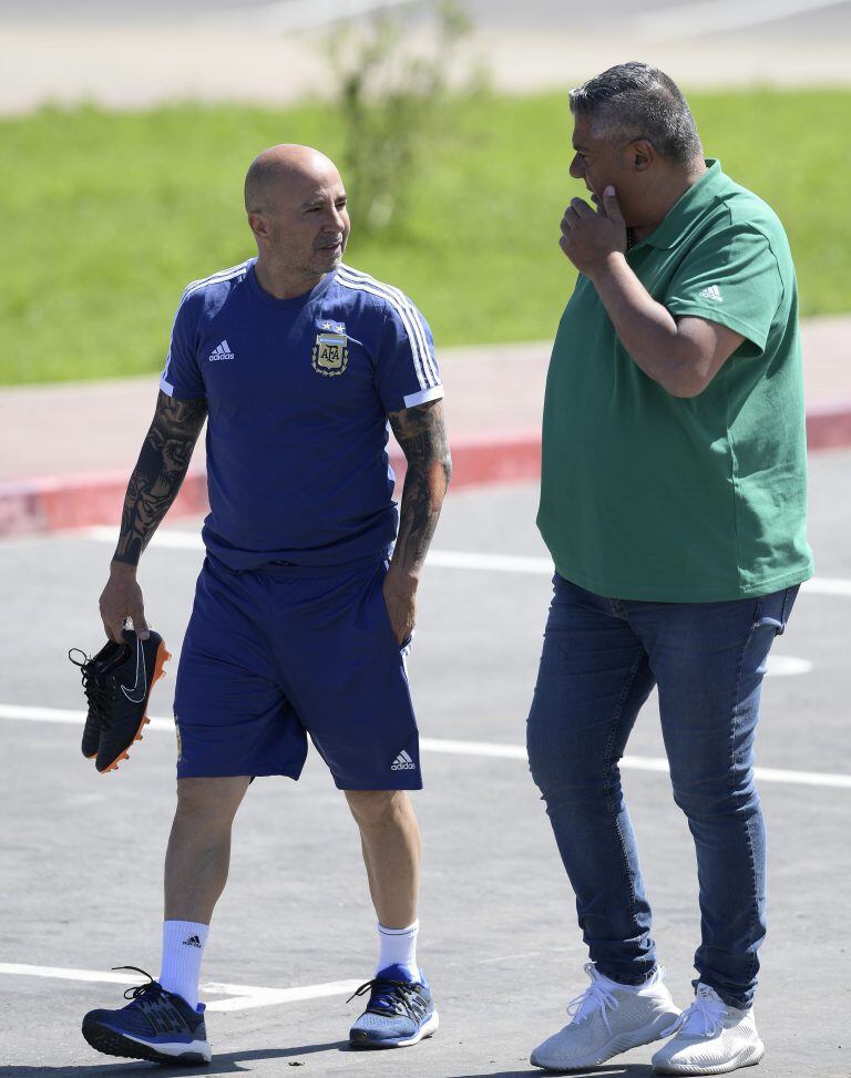 El presidente de la AFA dialoga con el entrenador