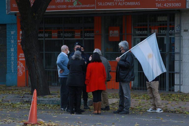 Manifestación en contra de la cuarentena. Gentileza: El Sol.