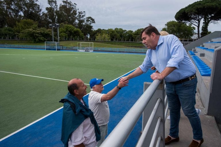 Guillermo Montenegro recorrió las obras en el Estadio Panamericano de Hockey (Foto: Prensa MGP)