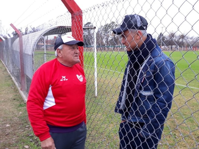 Dybala en la práctica de Instituto en Córdoba.