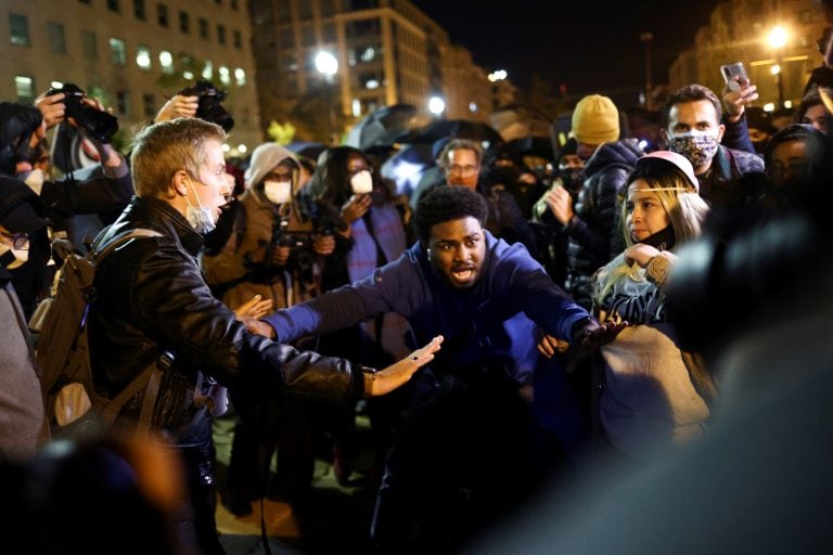 Protesta en la plaza Black Lives Matter. (REUTERS)