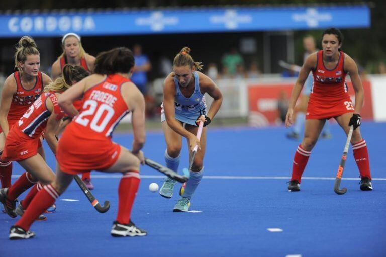 Las Leonas juegan contra Estados Unidos.