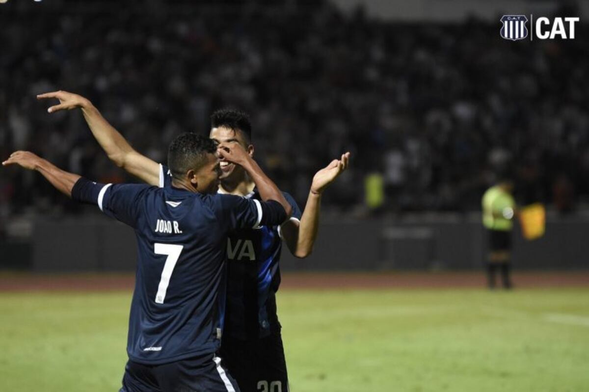 Talleres armó su fiesta con un cuarteto frente a River