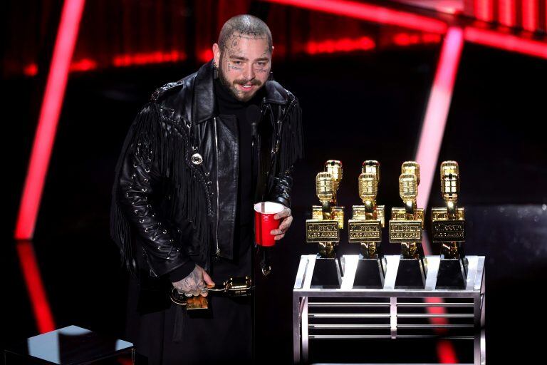 Post Malone (Foto:Rich Polk/NBC/Via REUTERS)