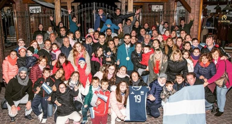 El recibimiento de Chivilcoy a Franco Massimino (Foto: Germán Ledesma)