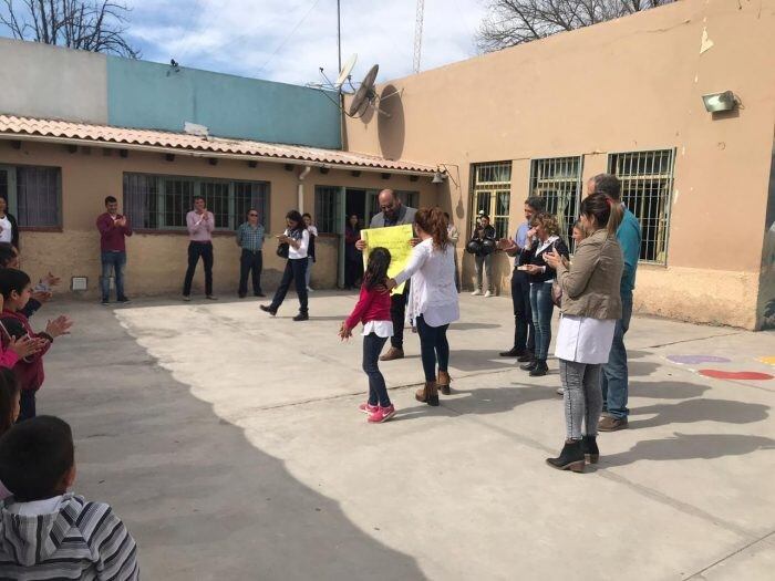 Entrega de juguetes en Mendoza.