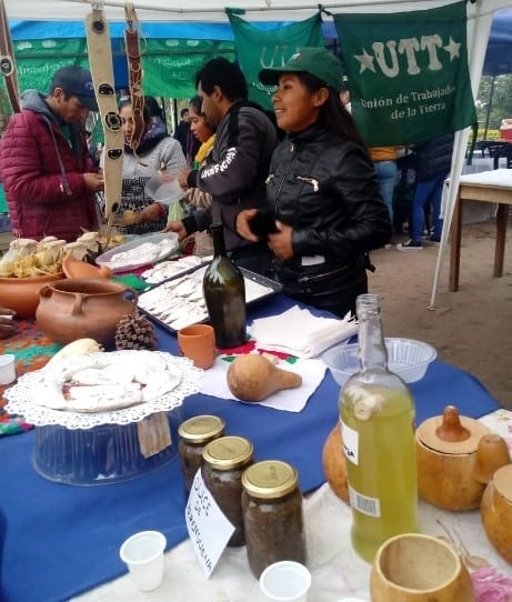 La feria ofreció espacio también para productos artesanales gastronómicos y artesanías.