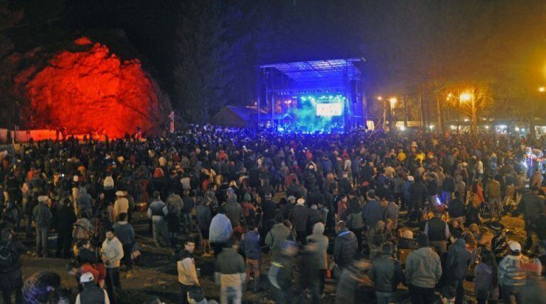 Cada año, la ciudad cordillerana realiza una gran fiesta con música, demostración de los maestros asadores, exposición artesanal, espectáculos, elección de las reinas, entre otras cosas.