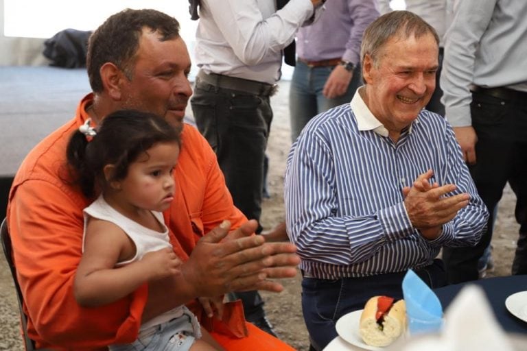 El acto fue compartido junto a trabajadores, agrupaciones gauchas y vecinos.