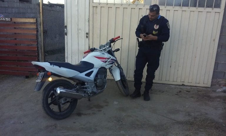 Motocicleta con pedido de secuestro por robo, Alta Gracia