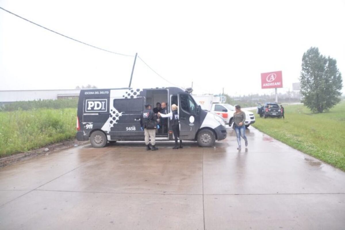 Sangre bajo la lluvia y un mensaje mafioso a la vera de la autopista a Buenos Aires