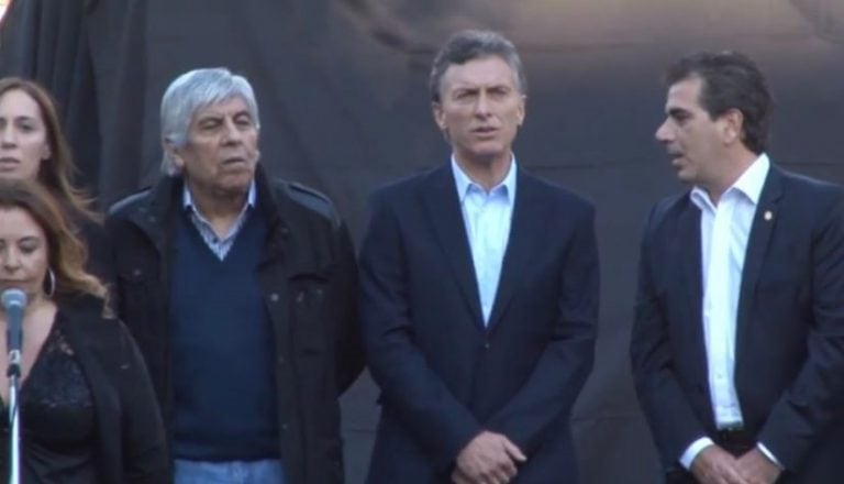 Hugo Moyano y Mauricio Macri, en pie de guerra. (Twitter/gsued)