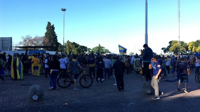 Los canallas llevaron los festejos al Monumento.