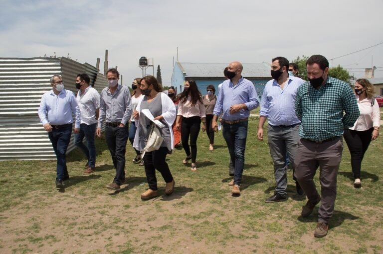 Katopodis y los concejales del Frente de Todos en Villa Piazza sur.