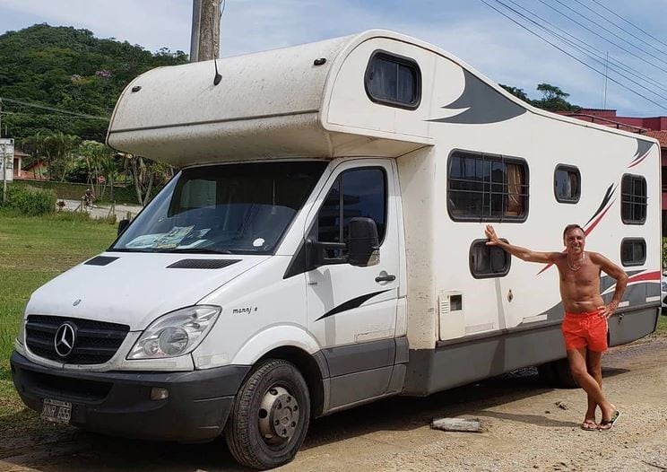 Carlos Filippa con su motorhome