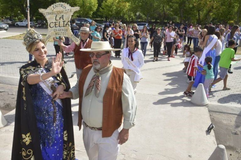 María Laura Micames fue recibida por una multitud