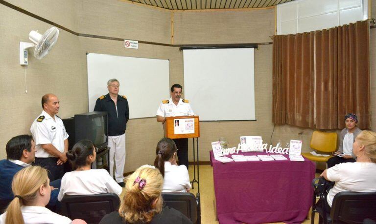 Presentación del libro
(Foto: Gaceta Marinera)