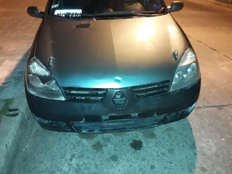 La policía secuestró cinco automóviles este miércoles por la madrugada. (@astercarranza)