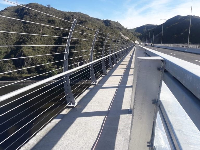 Nuevo puente sobre el San Roque.