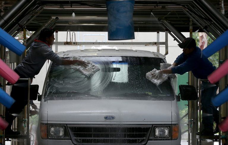 Los lavaderos de autos seguirán sin actividad