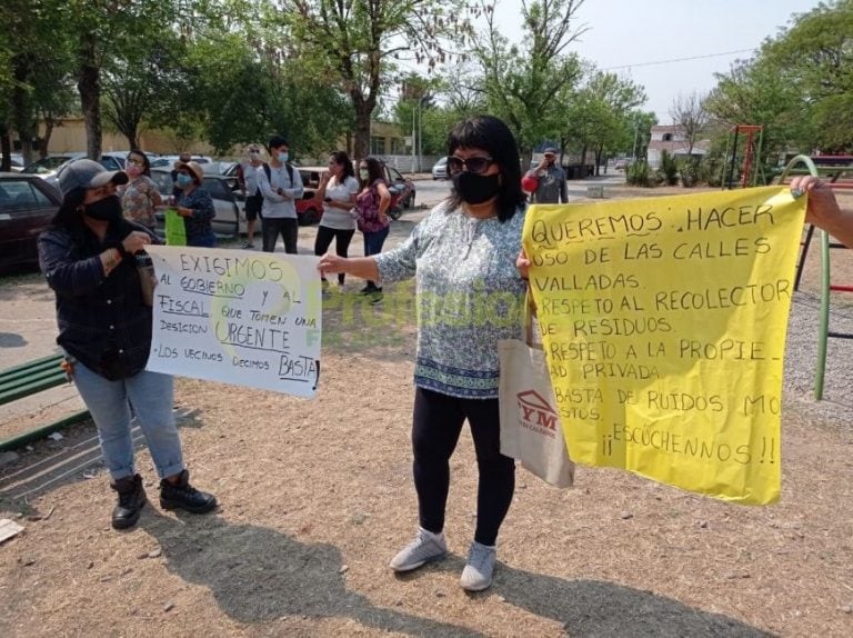 Vecinos hartos del asentamiento en Parque La Vega (Foto de FM Profesional)