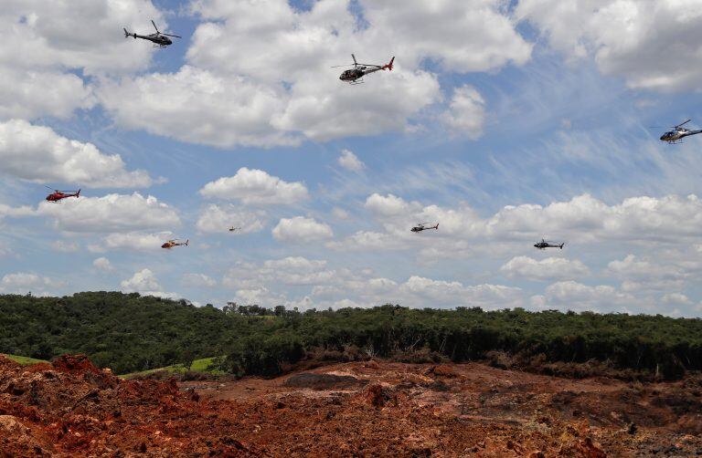 Hay zonas en las que el lodo llega a los 20 metros de altura. (AP)