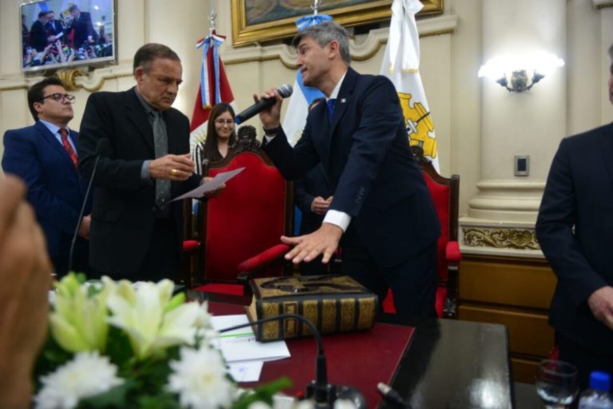 Passerini, al jurar en el Concejo: "Para vos, querido José Manuel"