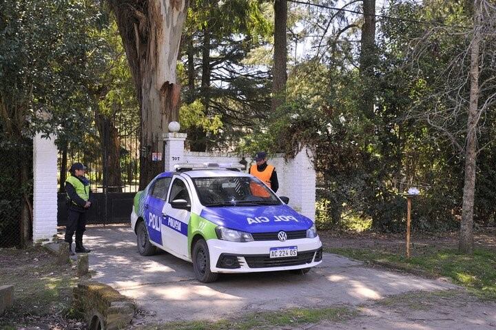 El frente de la casaquinta adonde hallaron asesinada a Navila Garay (15). Foto: Maxi Failla.