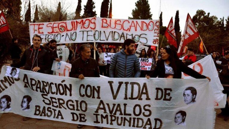 Su familia realiza marchas todos los años en búsqueda de una respuesta (web).