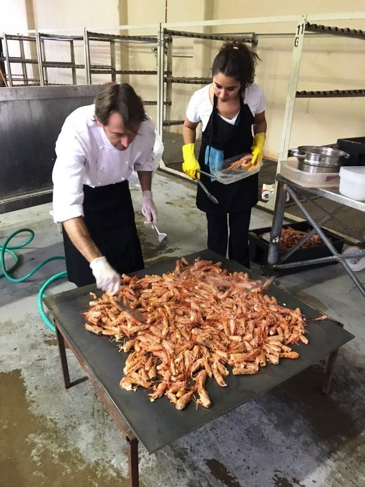 Una de las propuestas consiste en aprovechar los desechos de langostino.