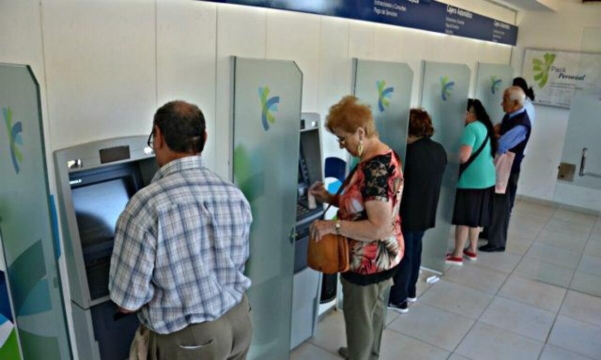 La administración pública provincial percibirá sus haberes el 28 y 29 de agosto