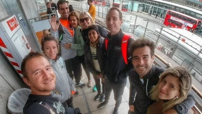 Laurita Fernández acompañó a Nicolás Cabré en la Maratón de Londres