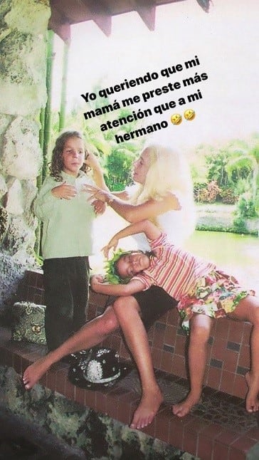 Las fotos retro de Charlotte Caniggia (Instagram)