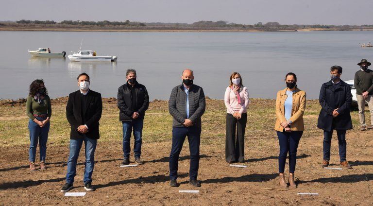 Perotti y Cabandié presentaron el primer faro de conservación del país en el Parque Nacional Islas de Santa Fe (Prensa Gobernación)