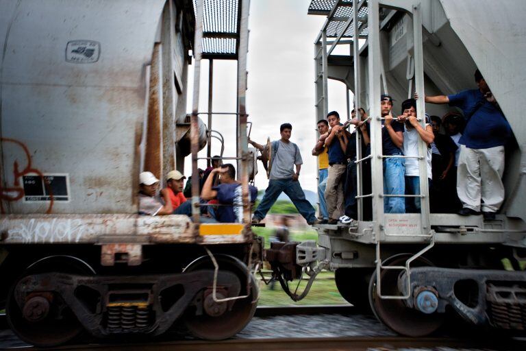 El número de personas que quiere llegar a Estados Unidos a bordo de La Bestia suele ser cada vez mayor. (Ruido Photo)