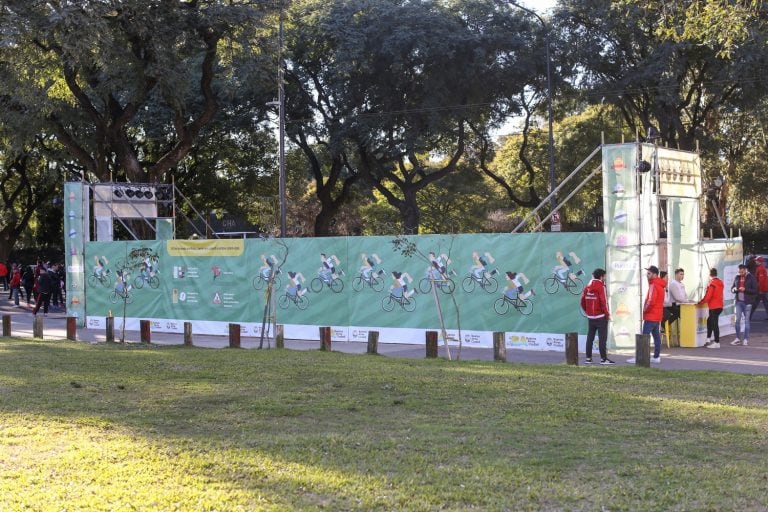 Guardería de bicicletas en El Monumental (BA).