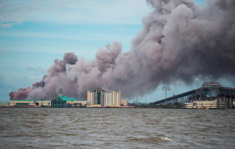 El humo en una planta química en Lake Charles, Louisiana (AFP)